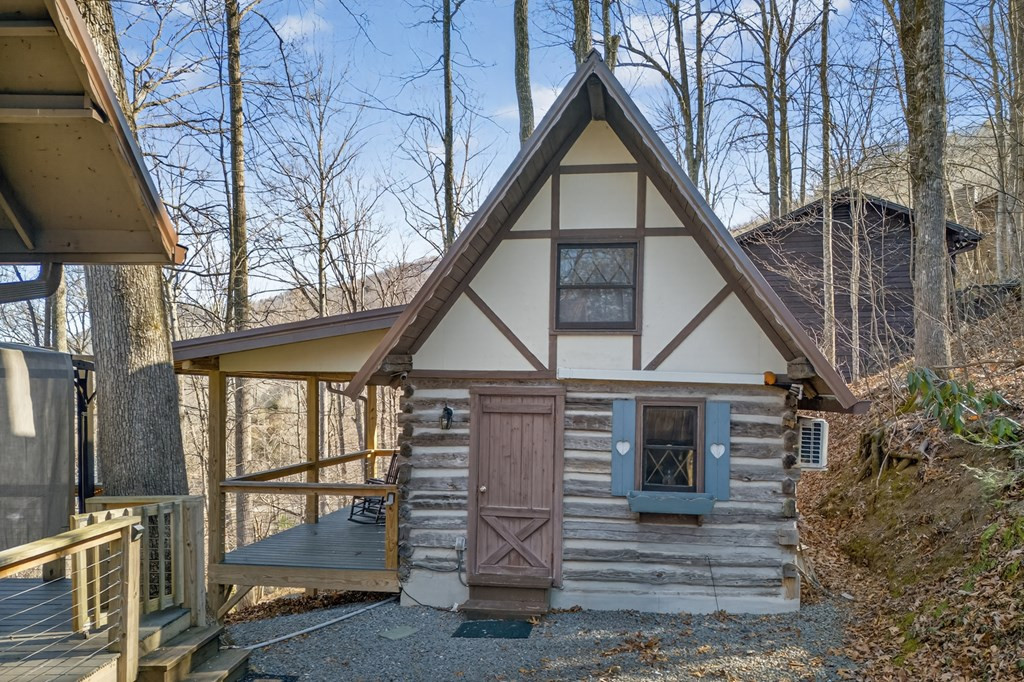 main property photo 6