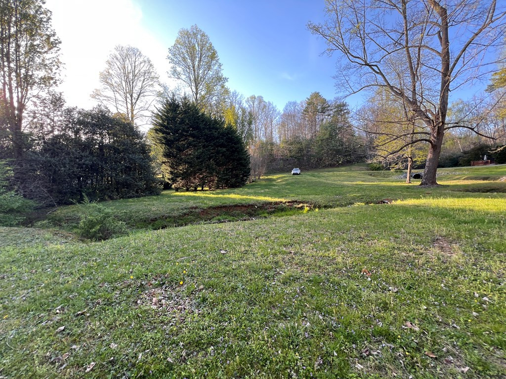 main property photo 10