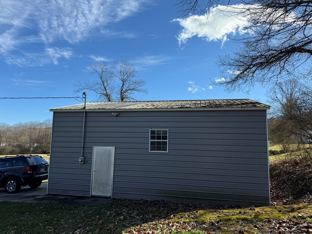 main property photo 32