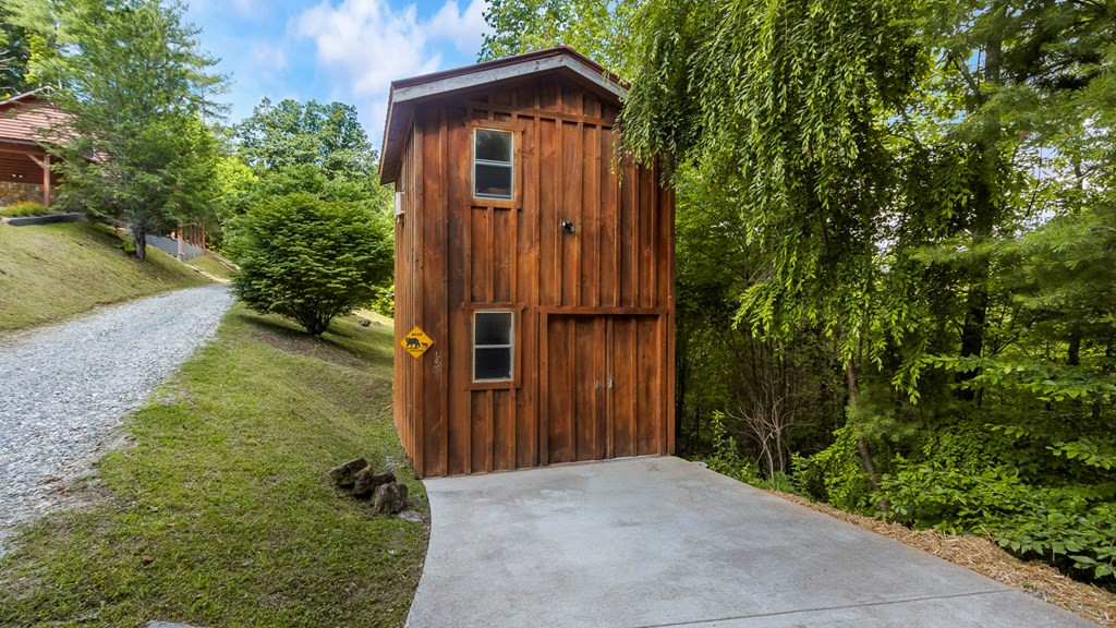 main property photo 38