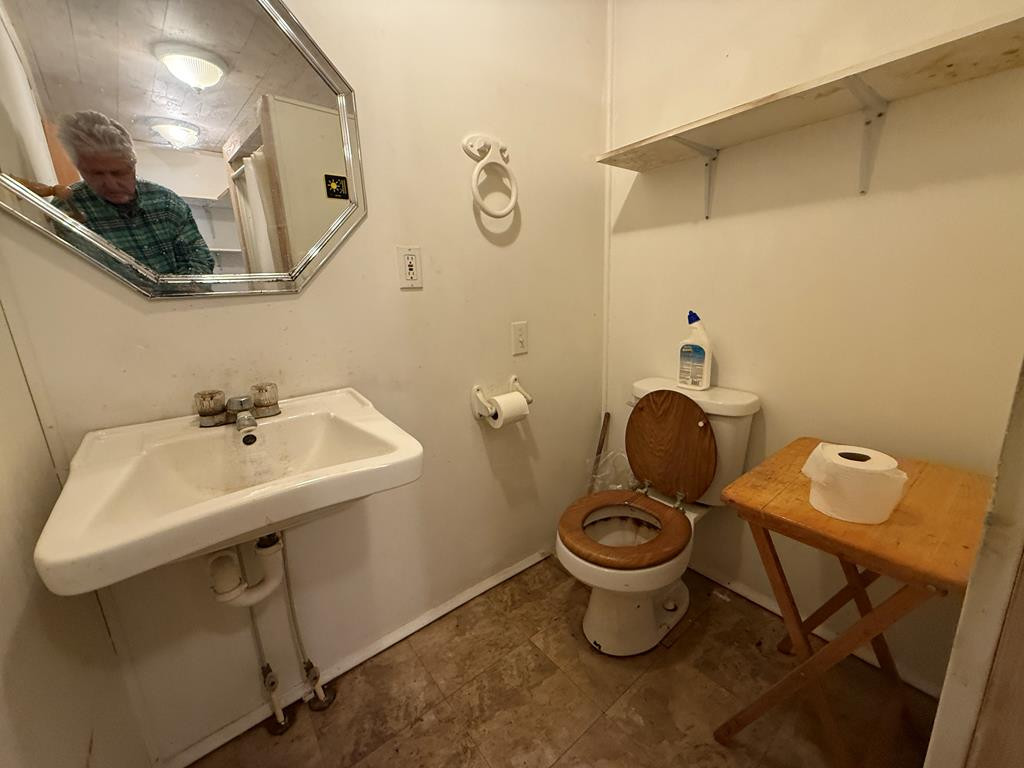 main property photo 13