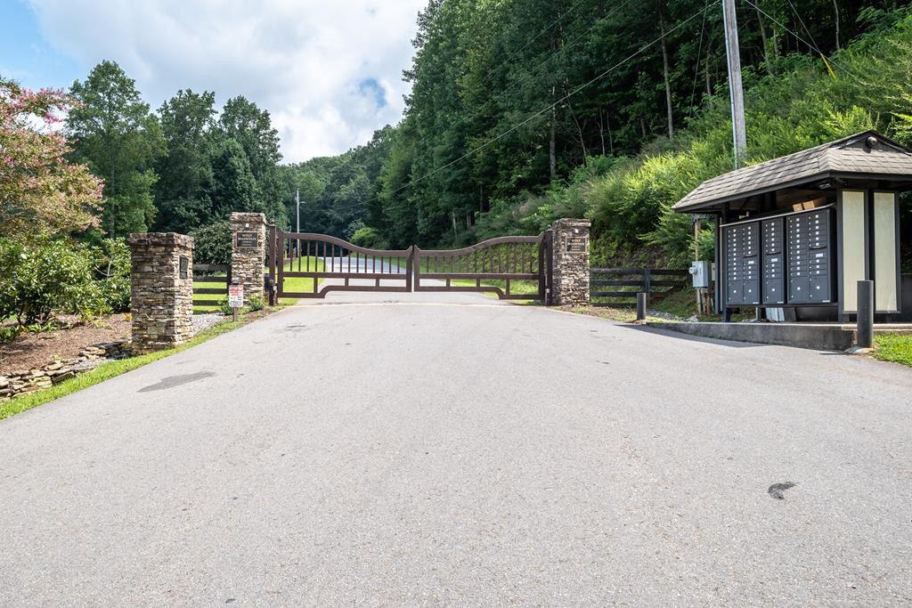 main property photo 78