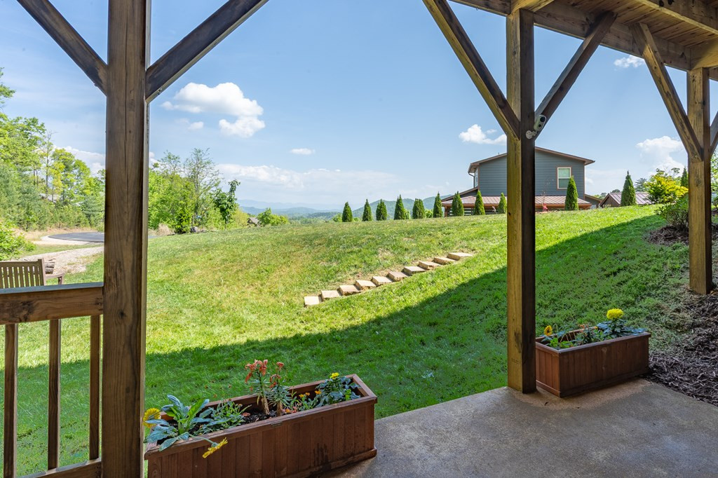 main property photo 40