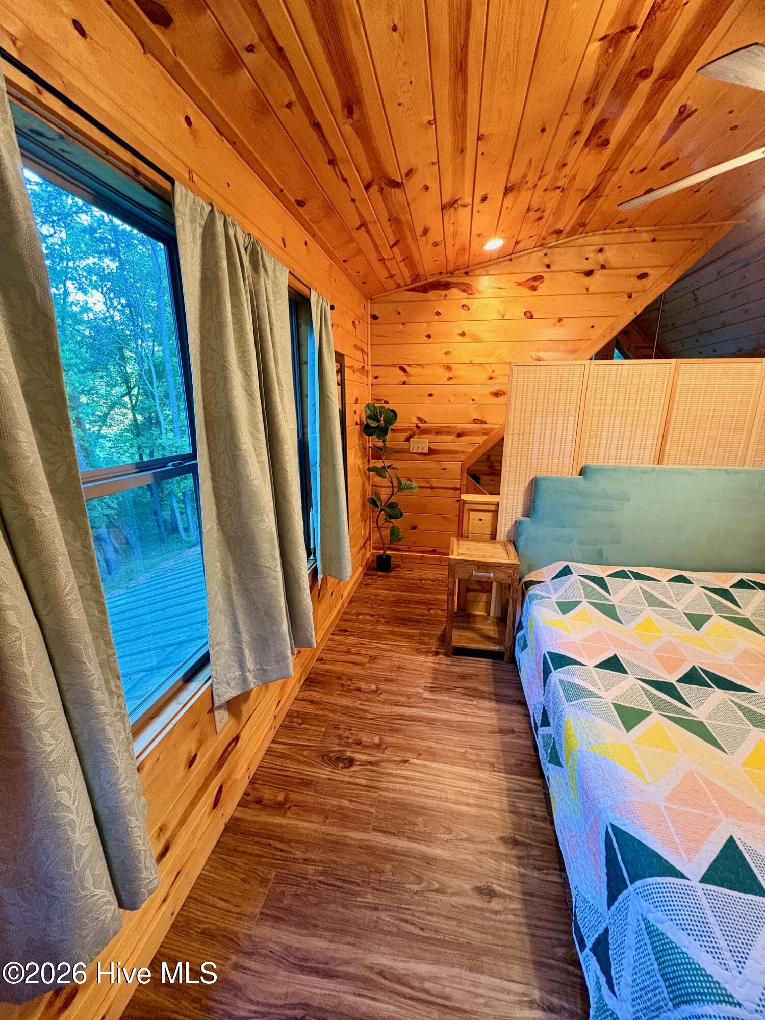 main property photo 33