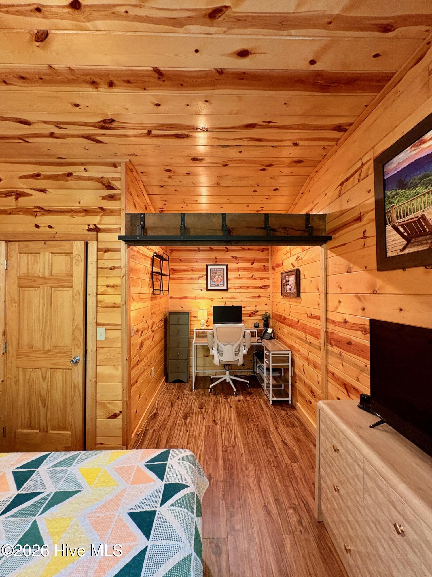 main property photo 37