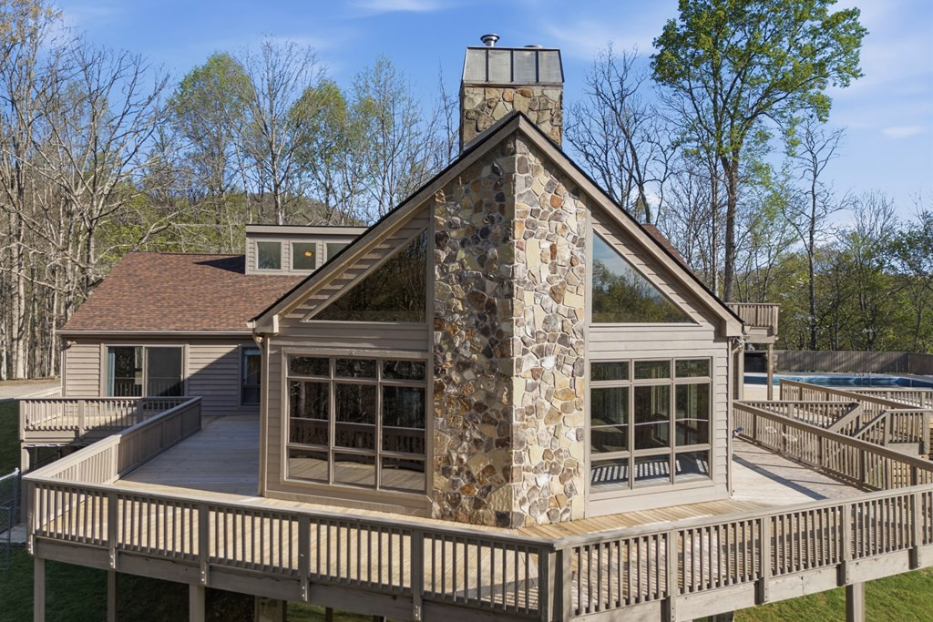 main property photo 8