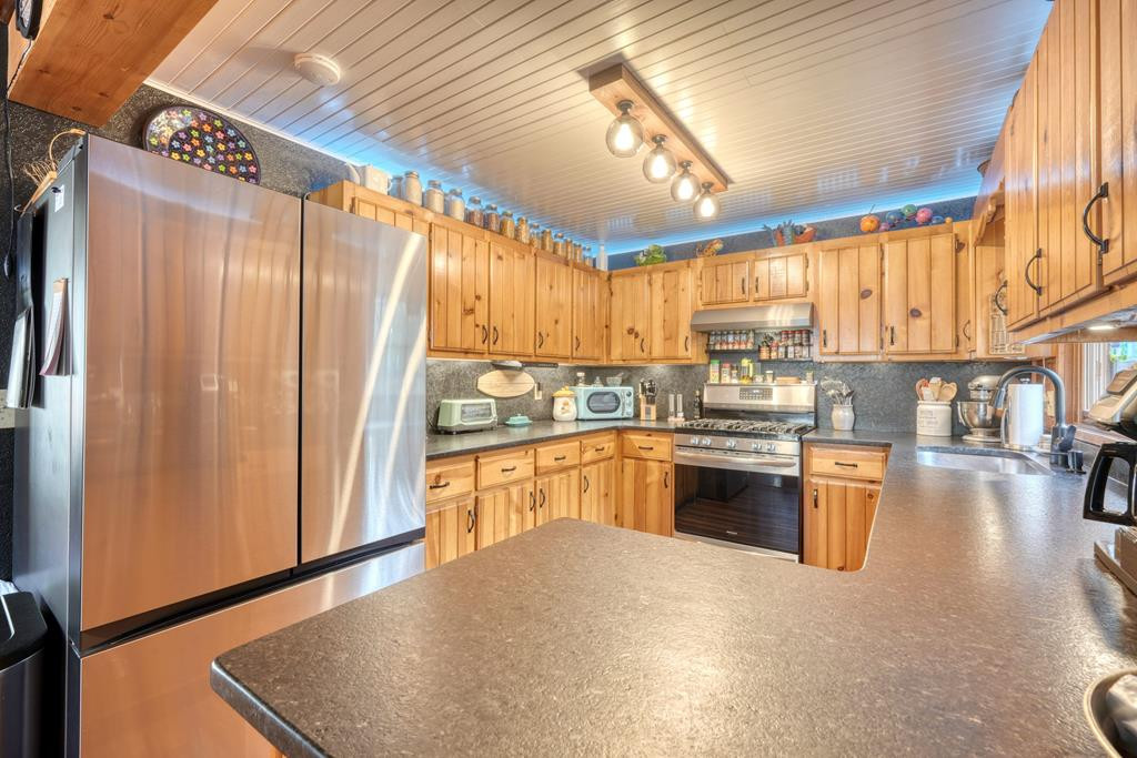 main property photo 78