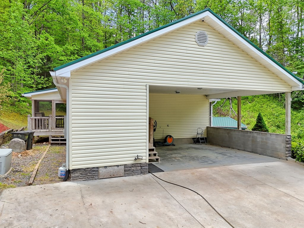main property photo 27