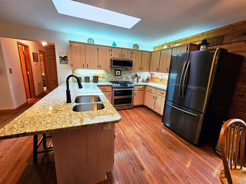 main property photo 15