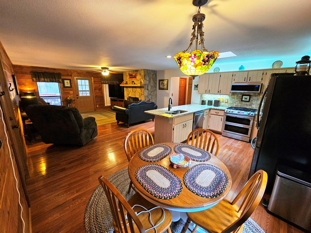 main property photo 7