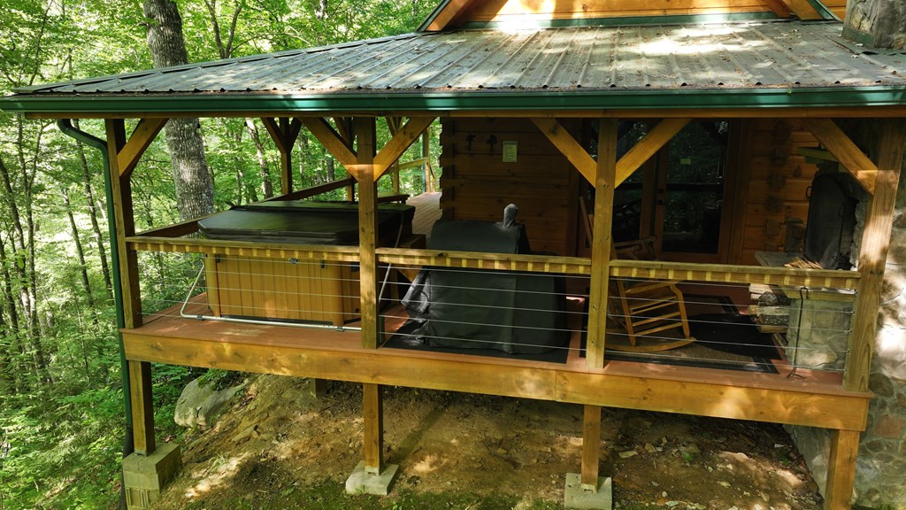 main property photo 28