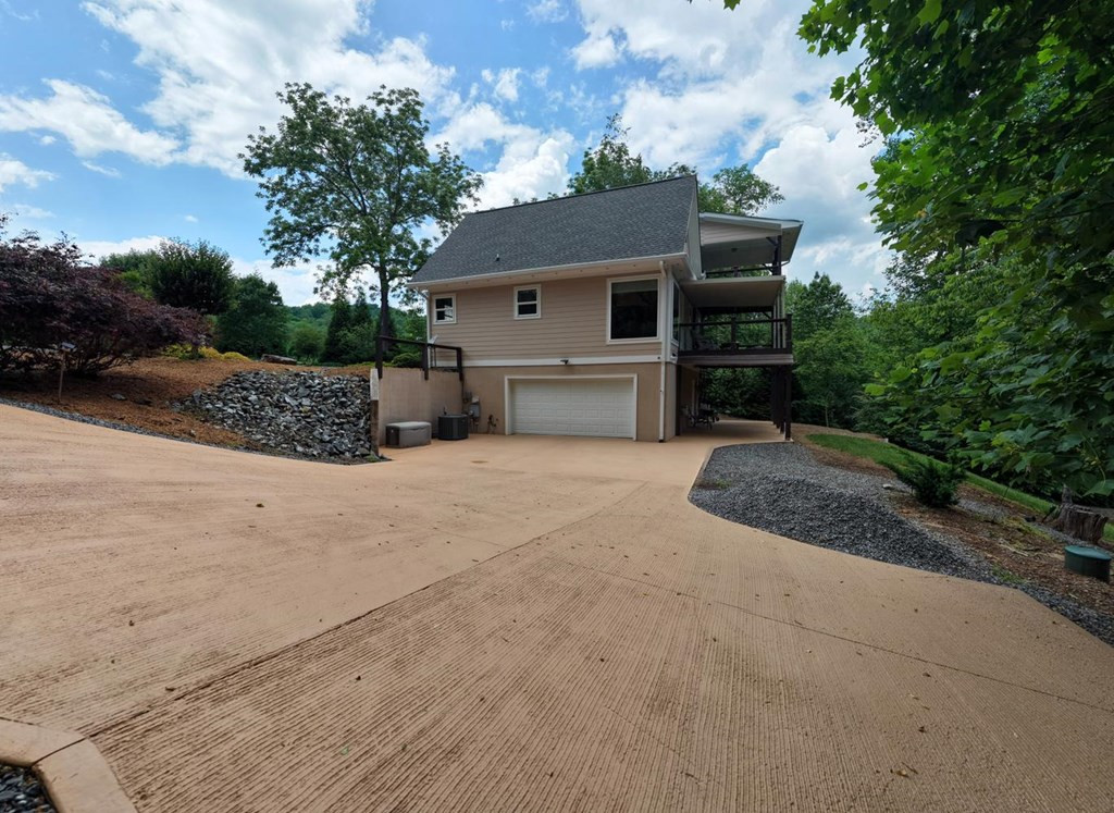 main property photo 20