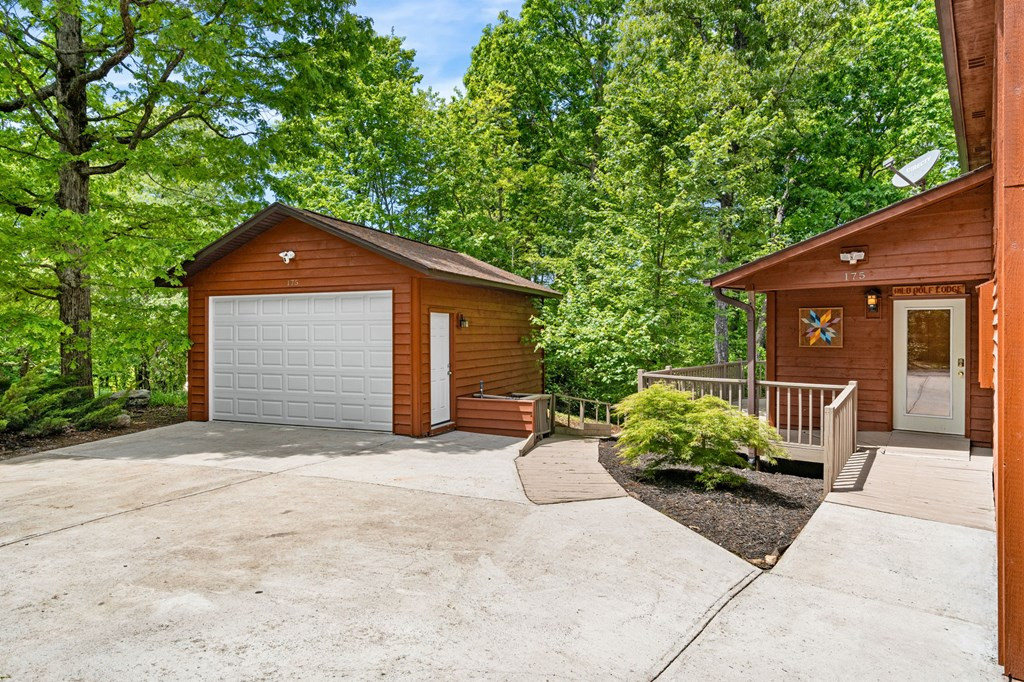 main property photo 44