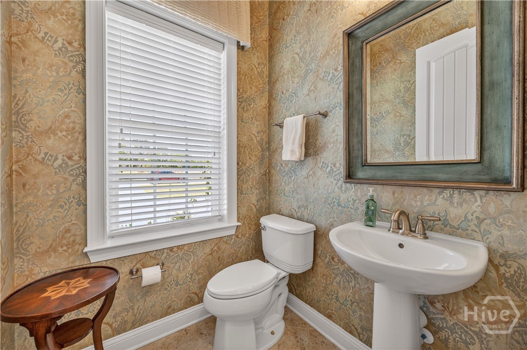 main property photo 9