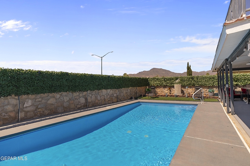 carousel property image