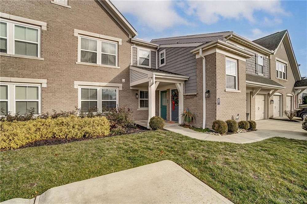 FOR SALE 156 Waterhaven Way, Springboro, OH 2 Bed / 2 Bath