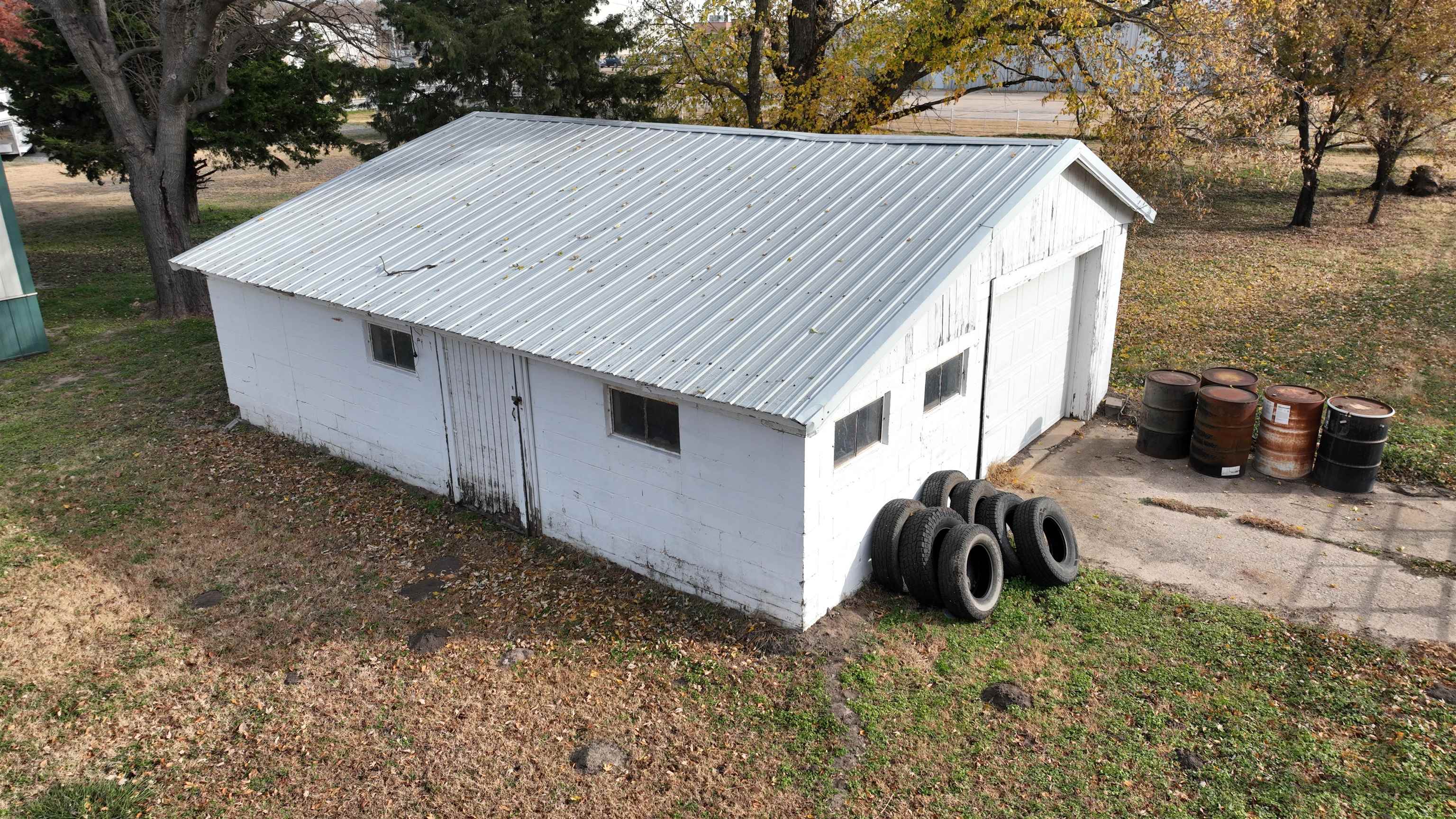 main property photo 11