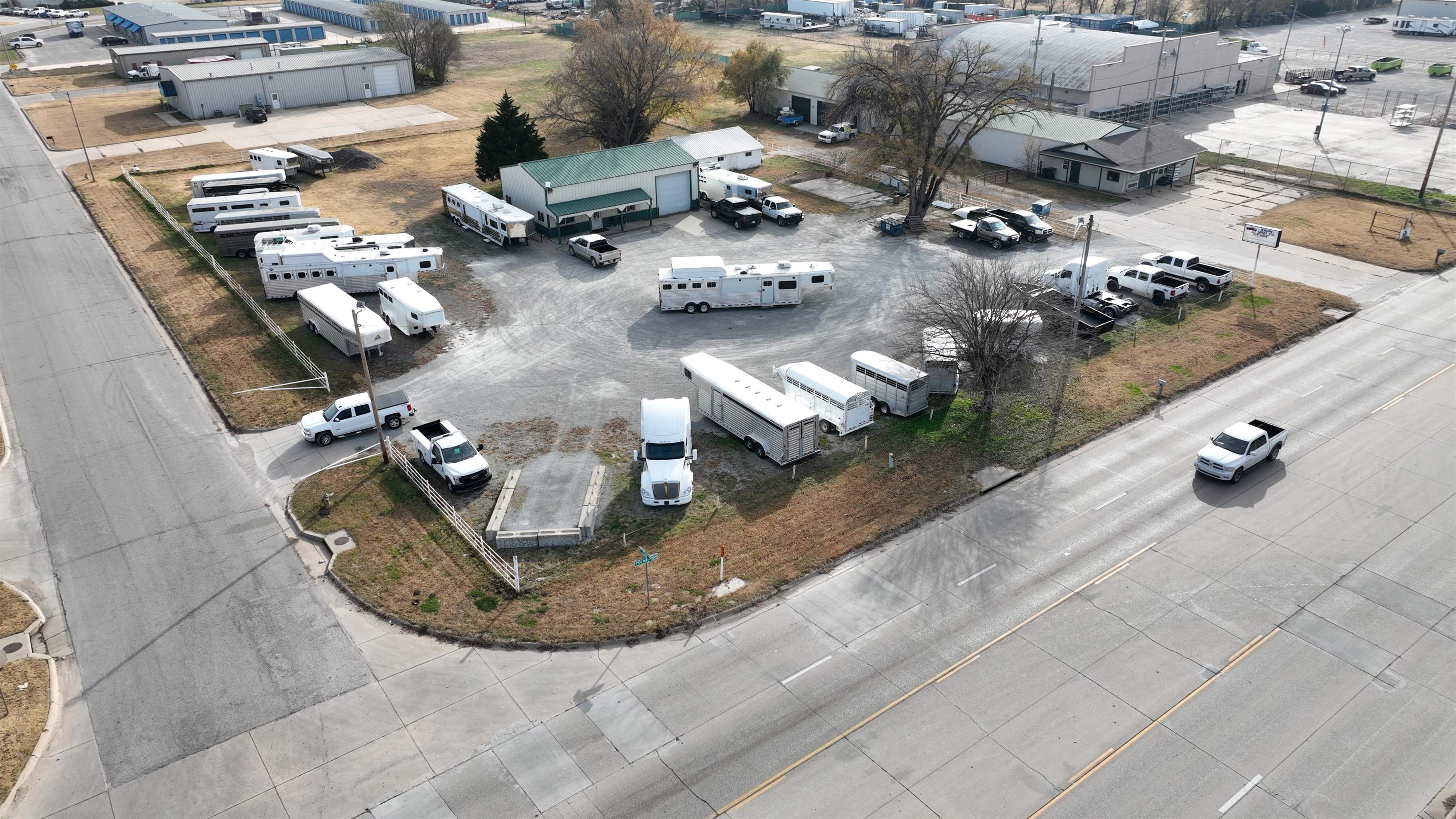 main property photo 16