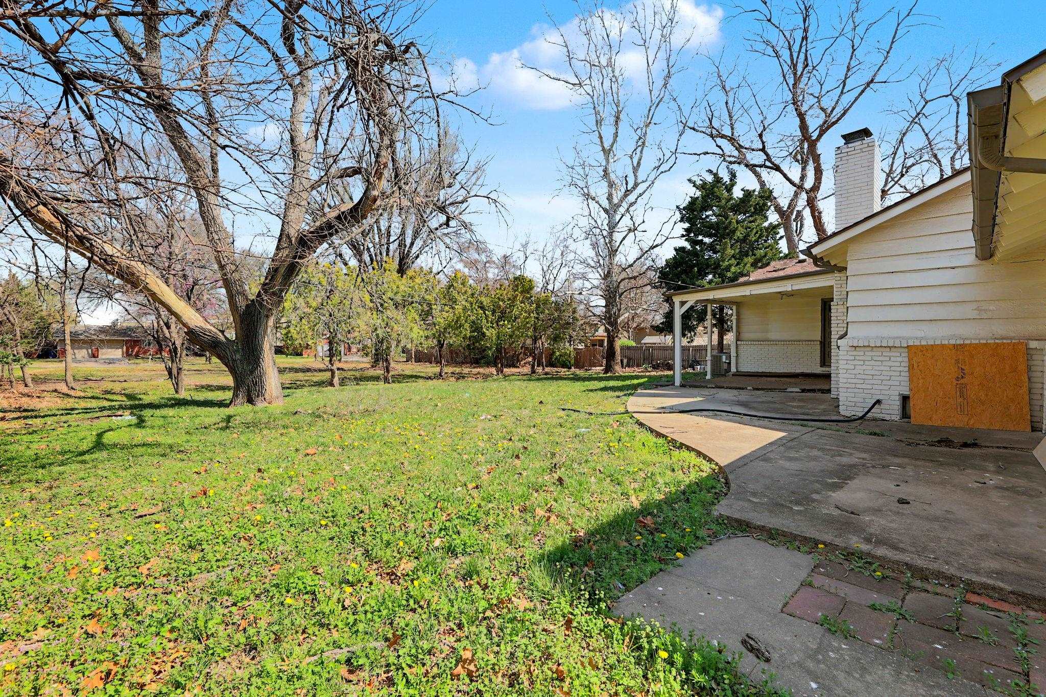 main property photo 30