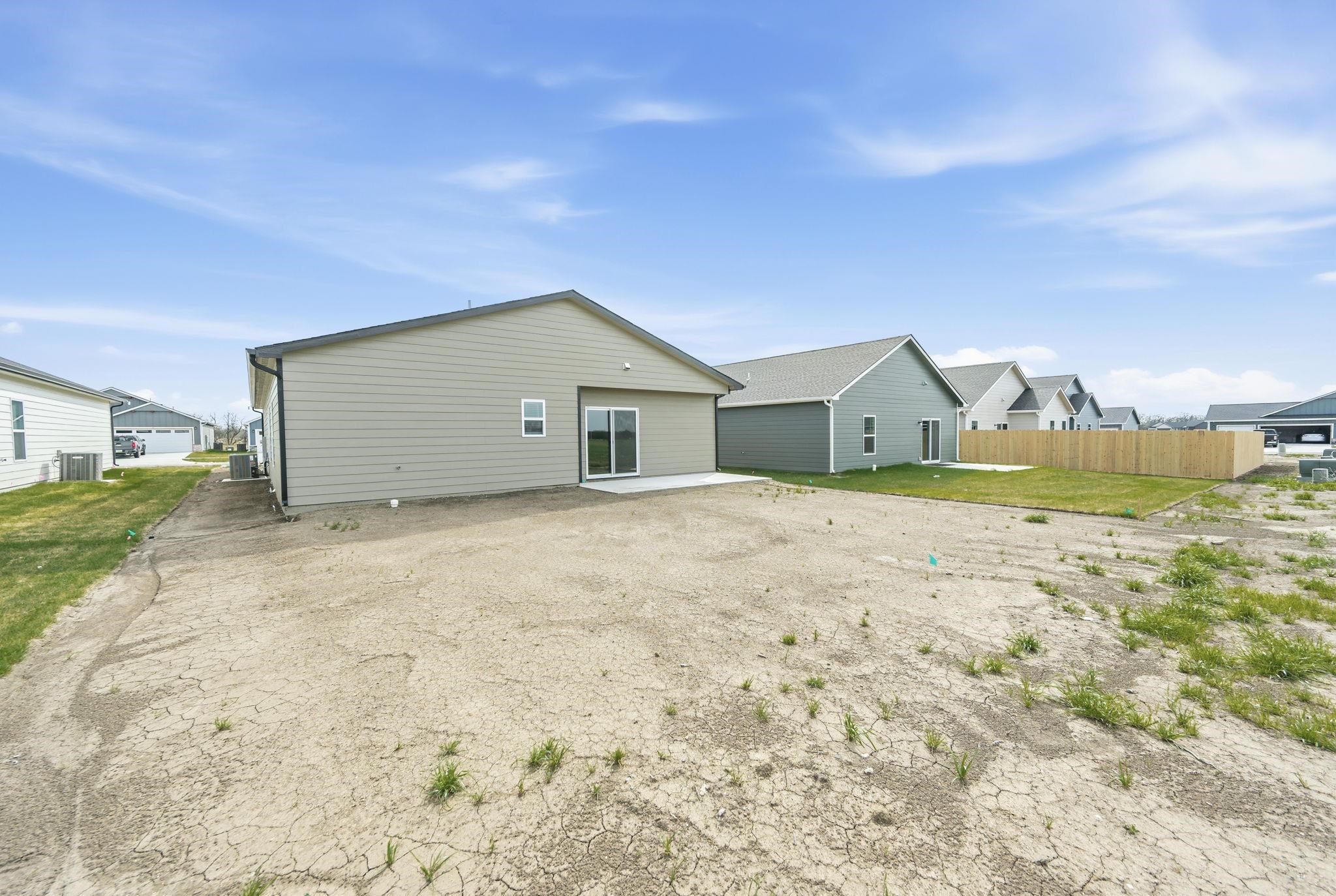main property photo 28