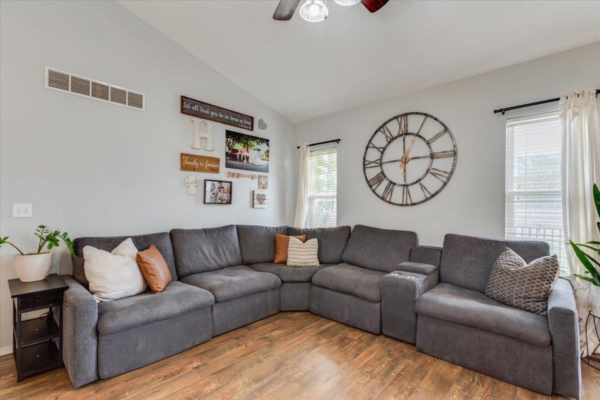 property viewer photo 12