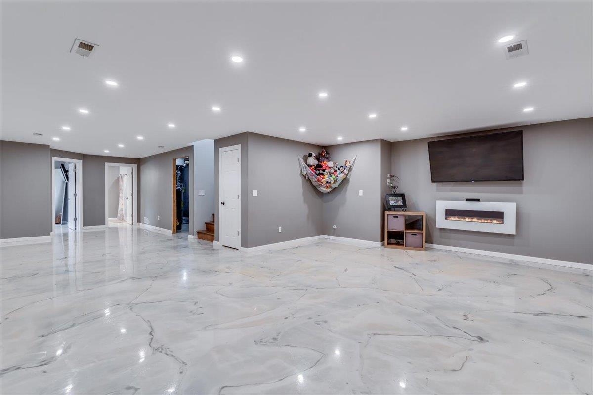 property viewer photo 24