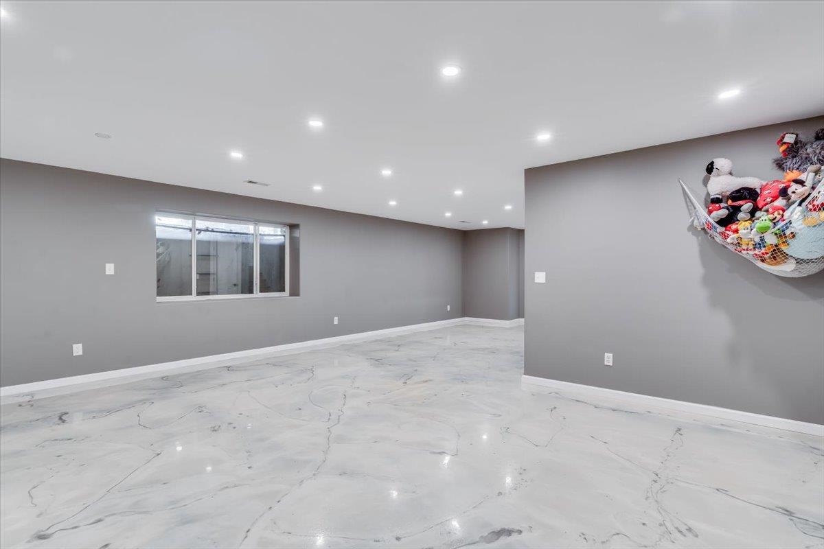 property viewer photo 26