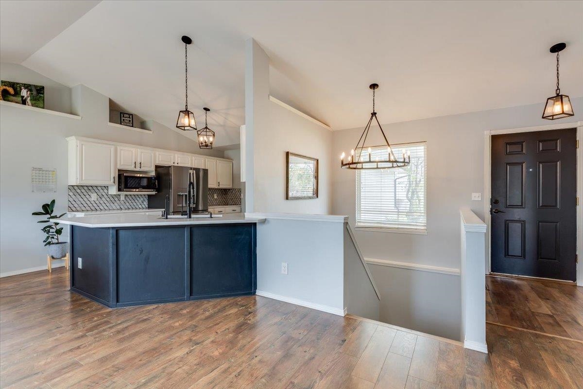 property viewer photo 3