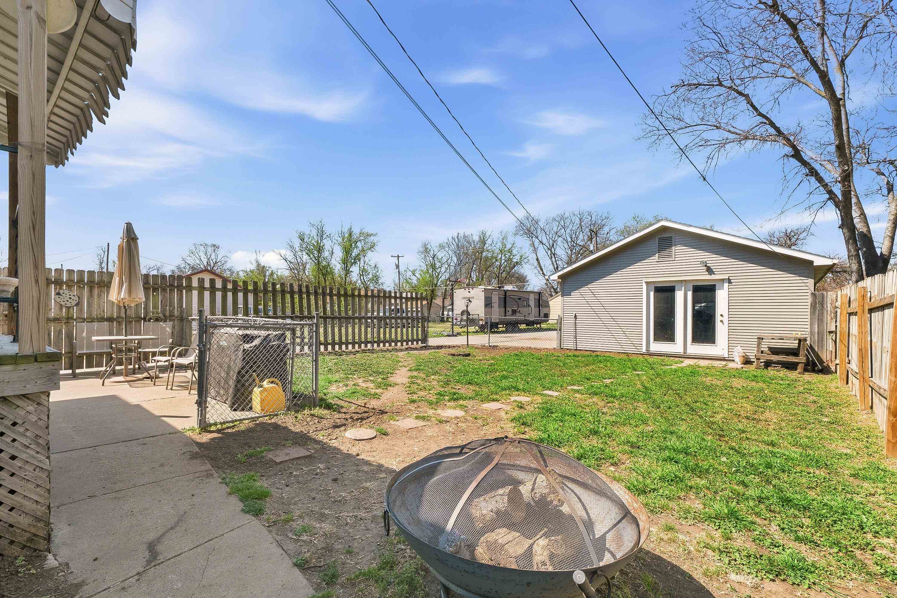 main property photo 19