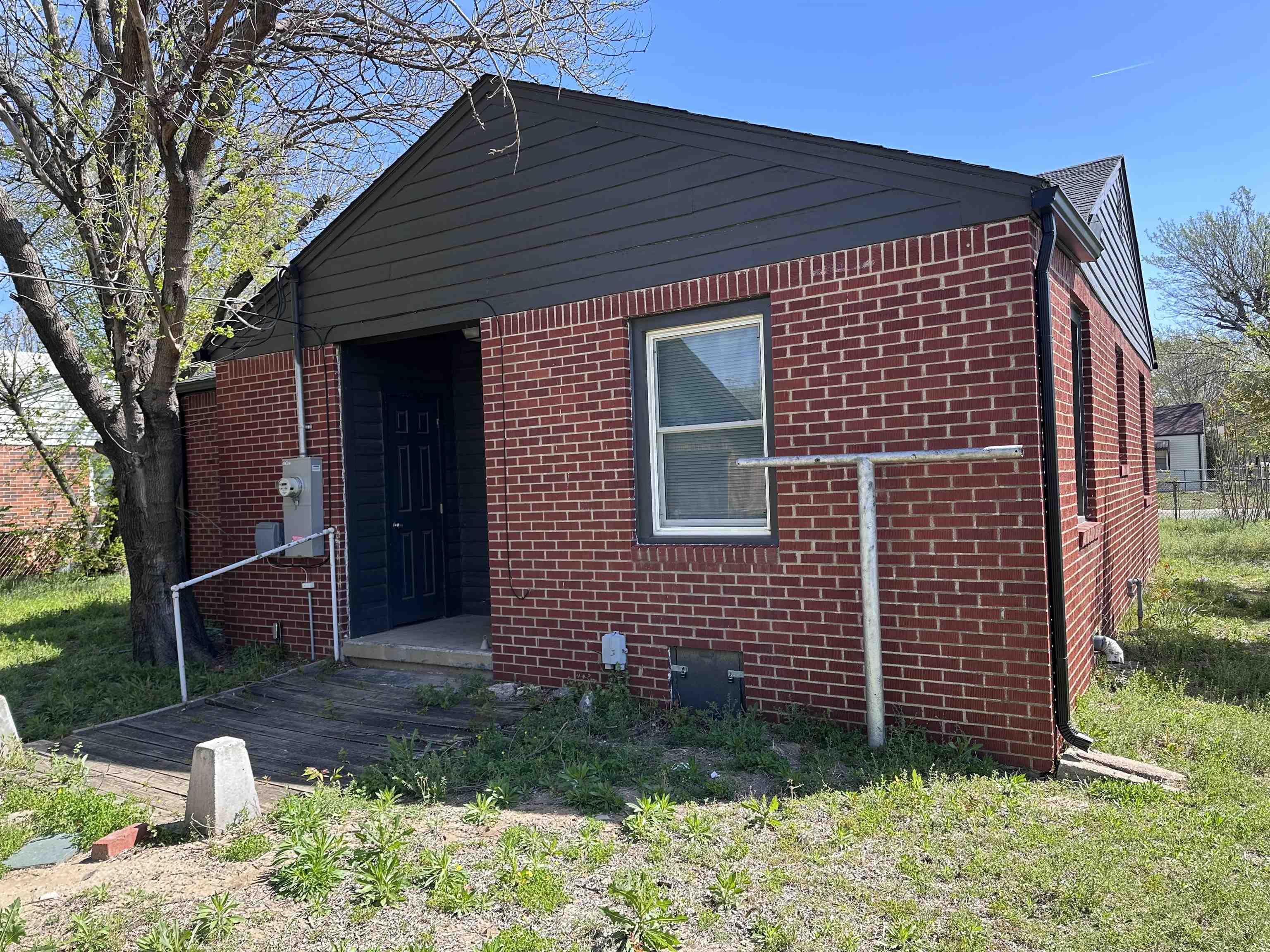 main property photo 12