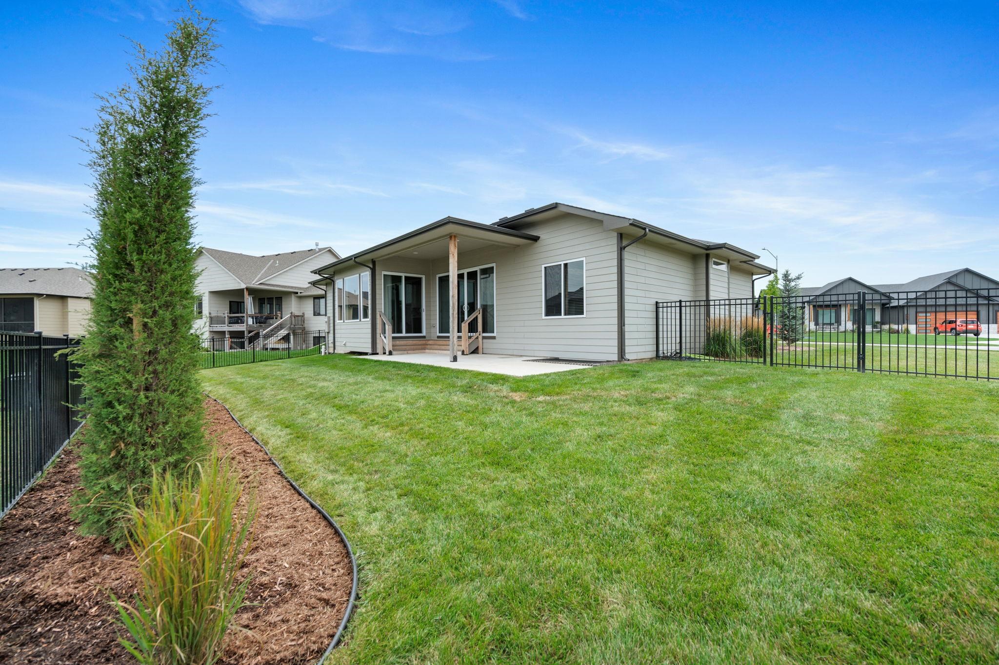 main property photo 29