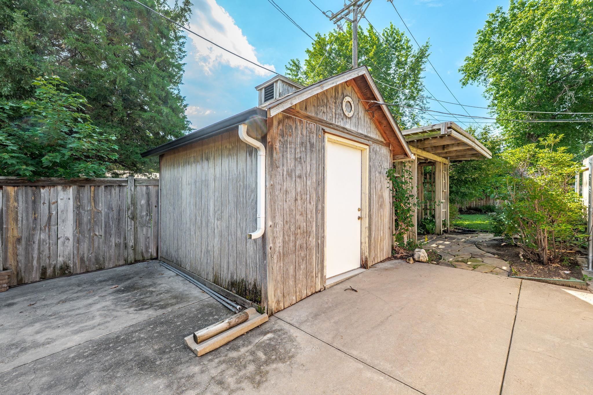 main property photo 25