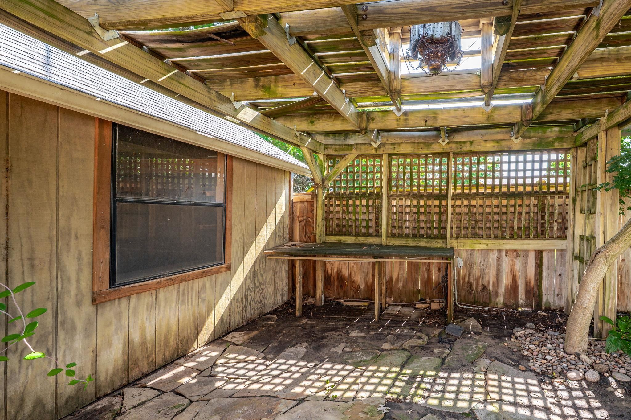 main property photo 30
