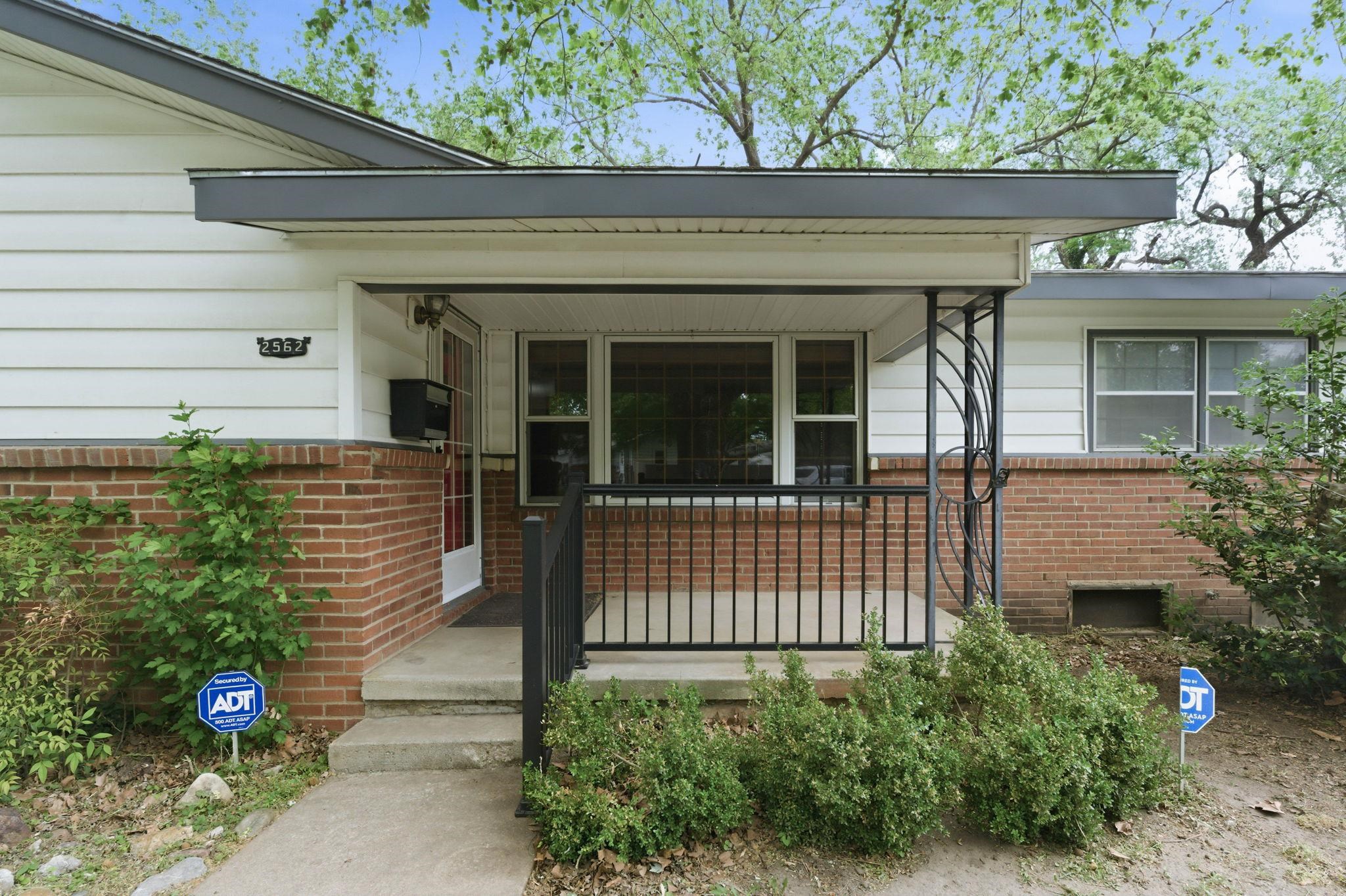 main property photo 5