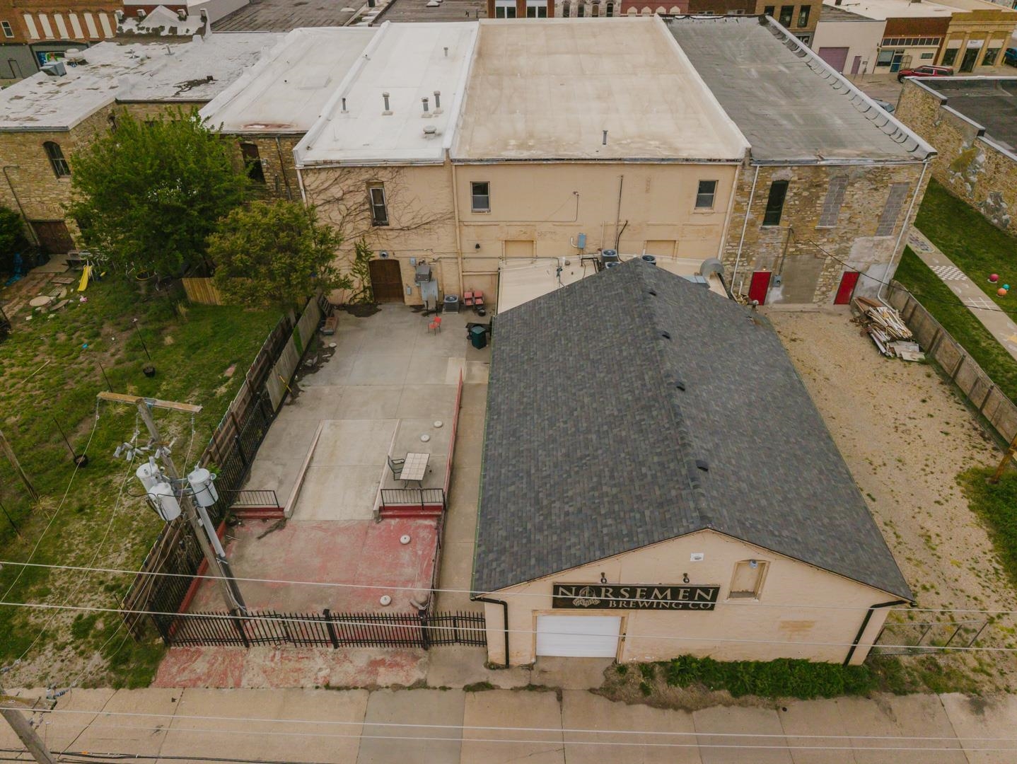 main property photo 25