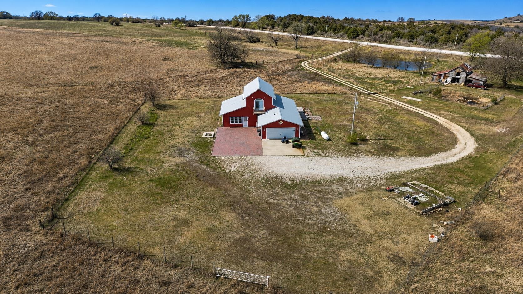 main property photo 22