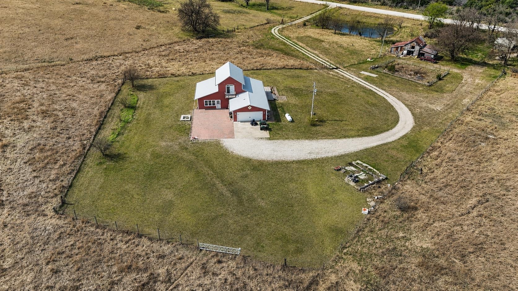main property photo 23
