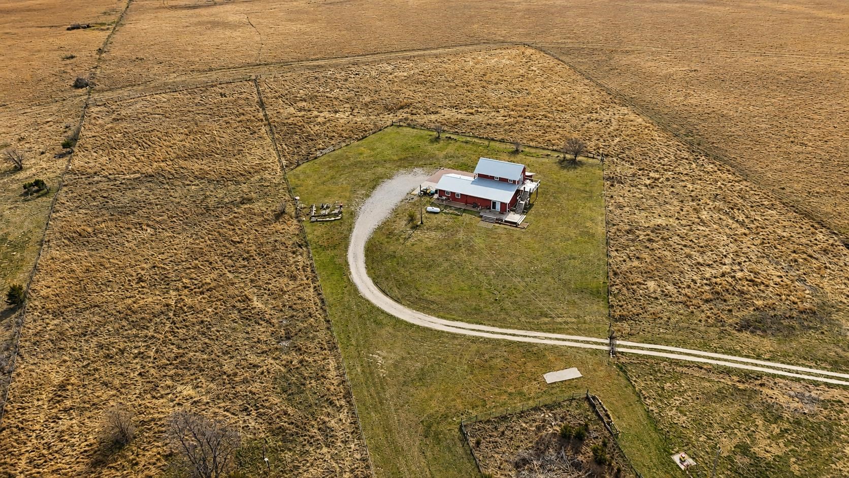 main property photo 24