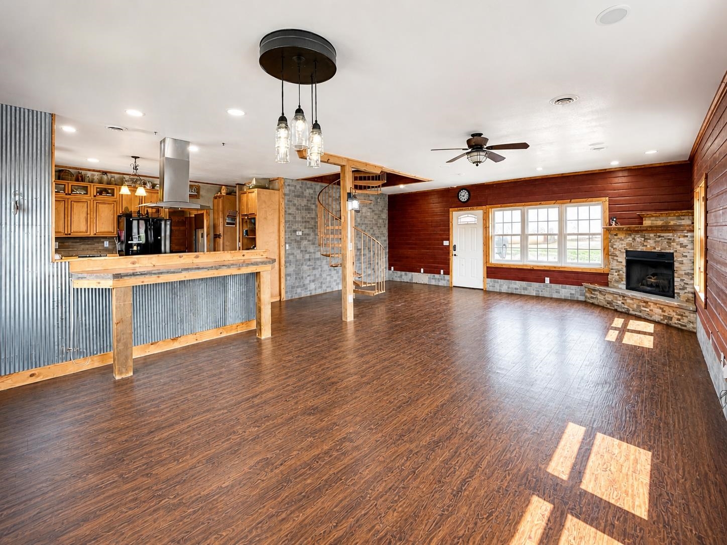 main property photo 9