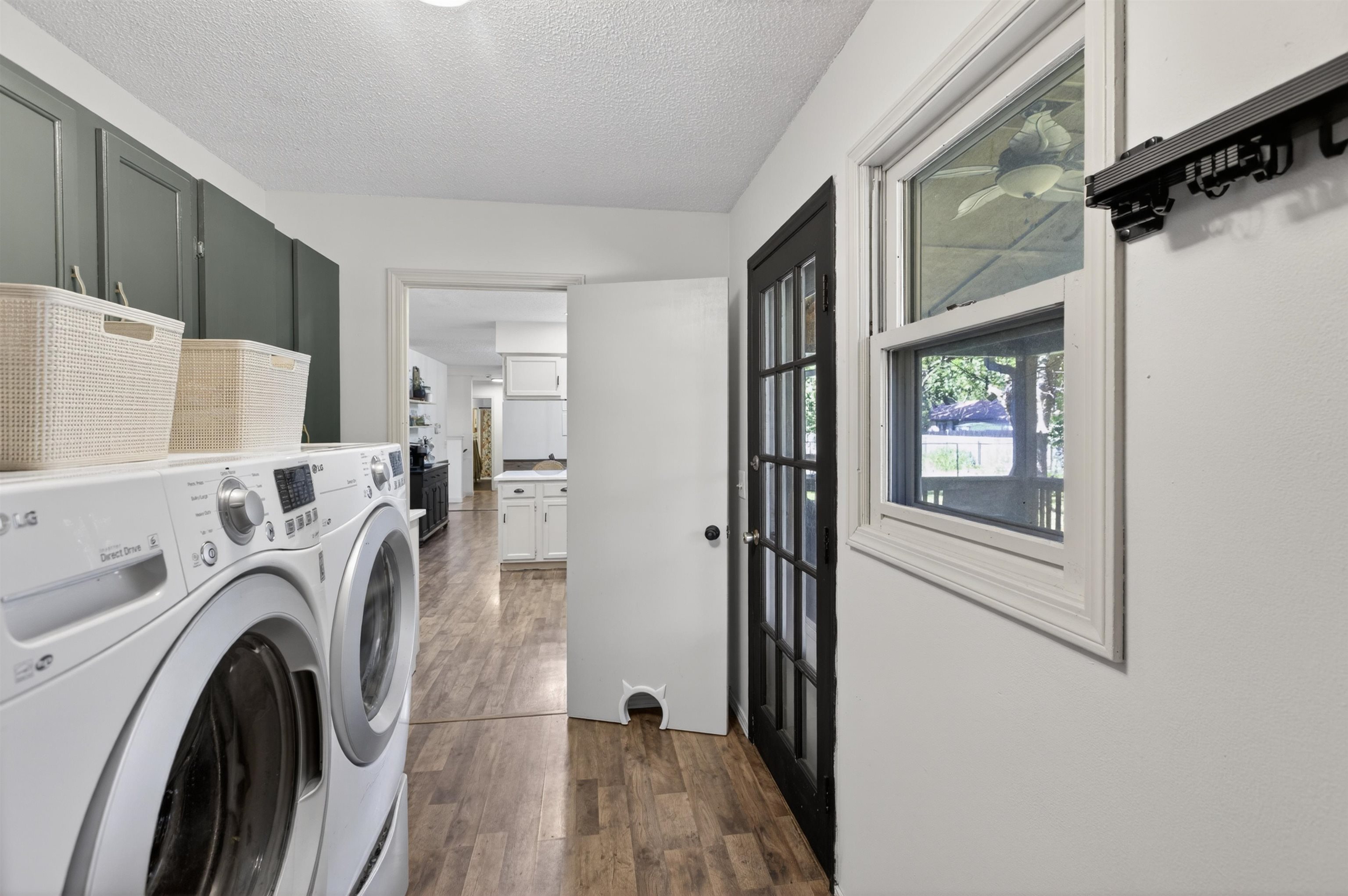 property viewer photo 15