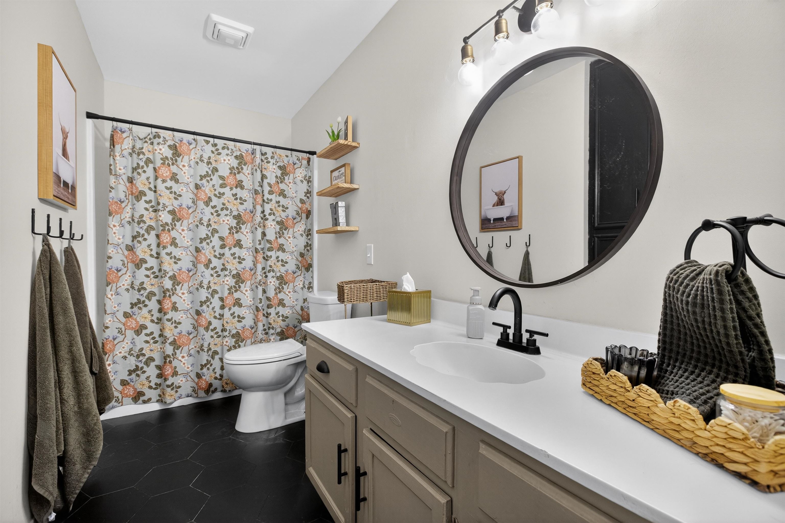 property viewer photo 24