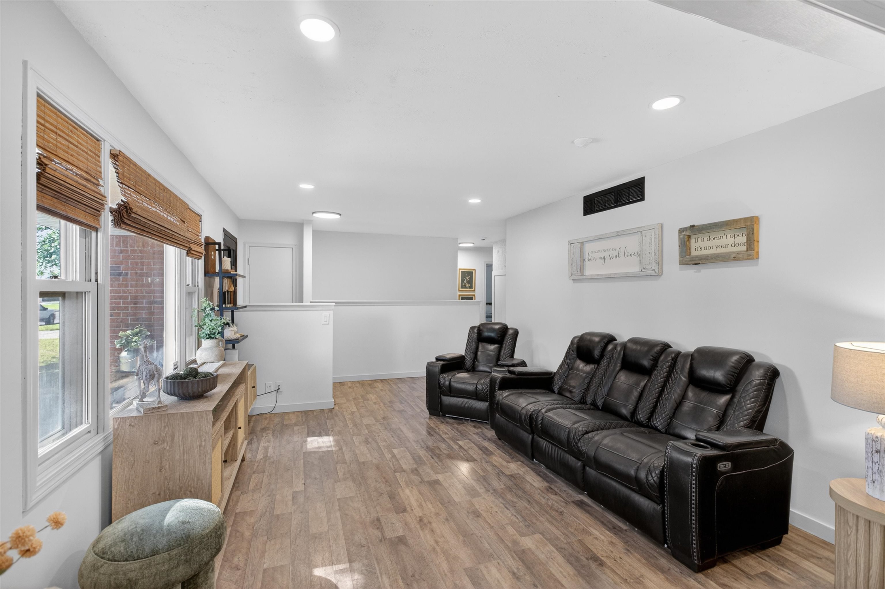 property viewer photo 7