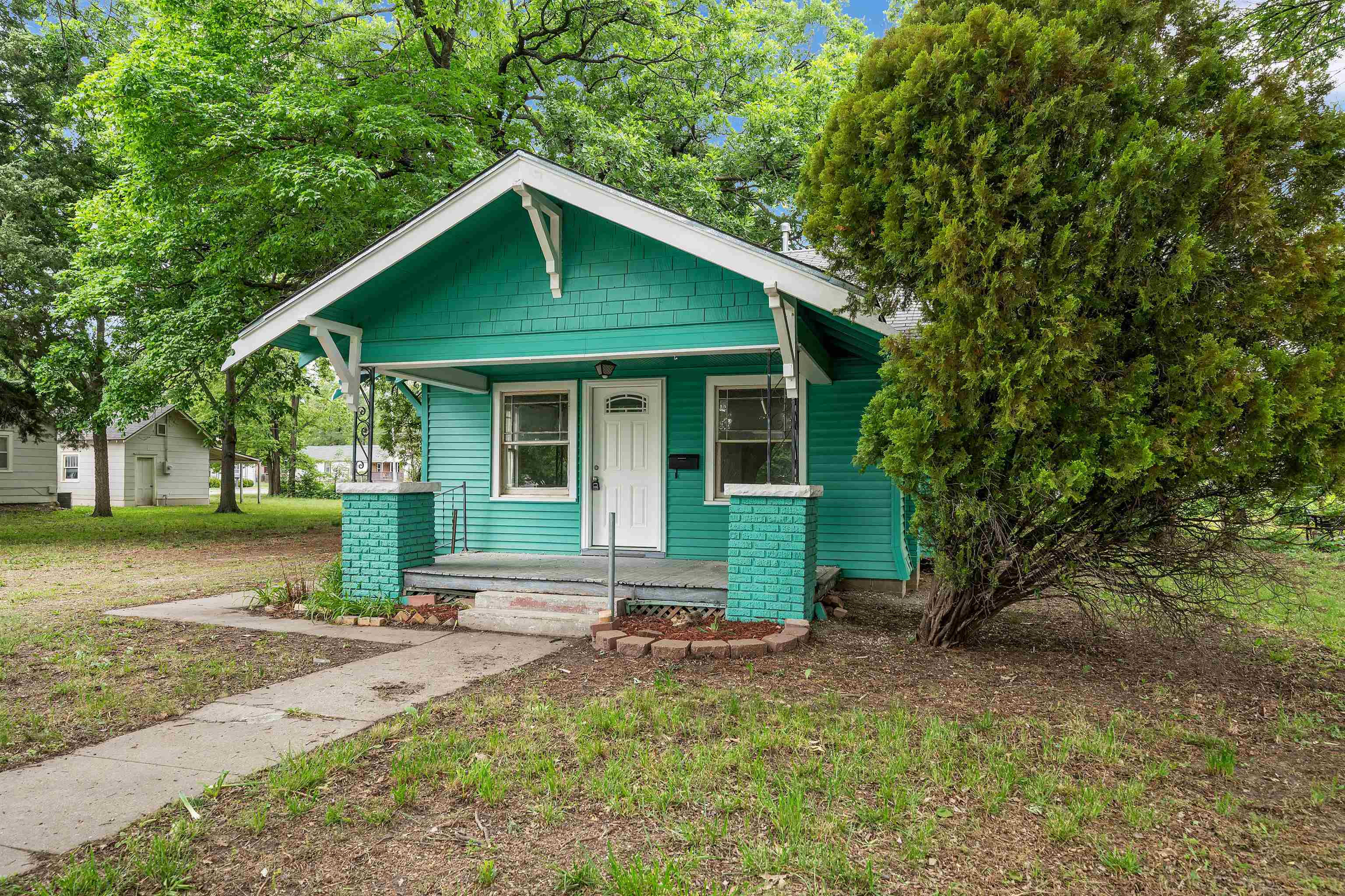main property photo 32