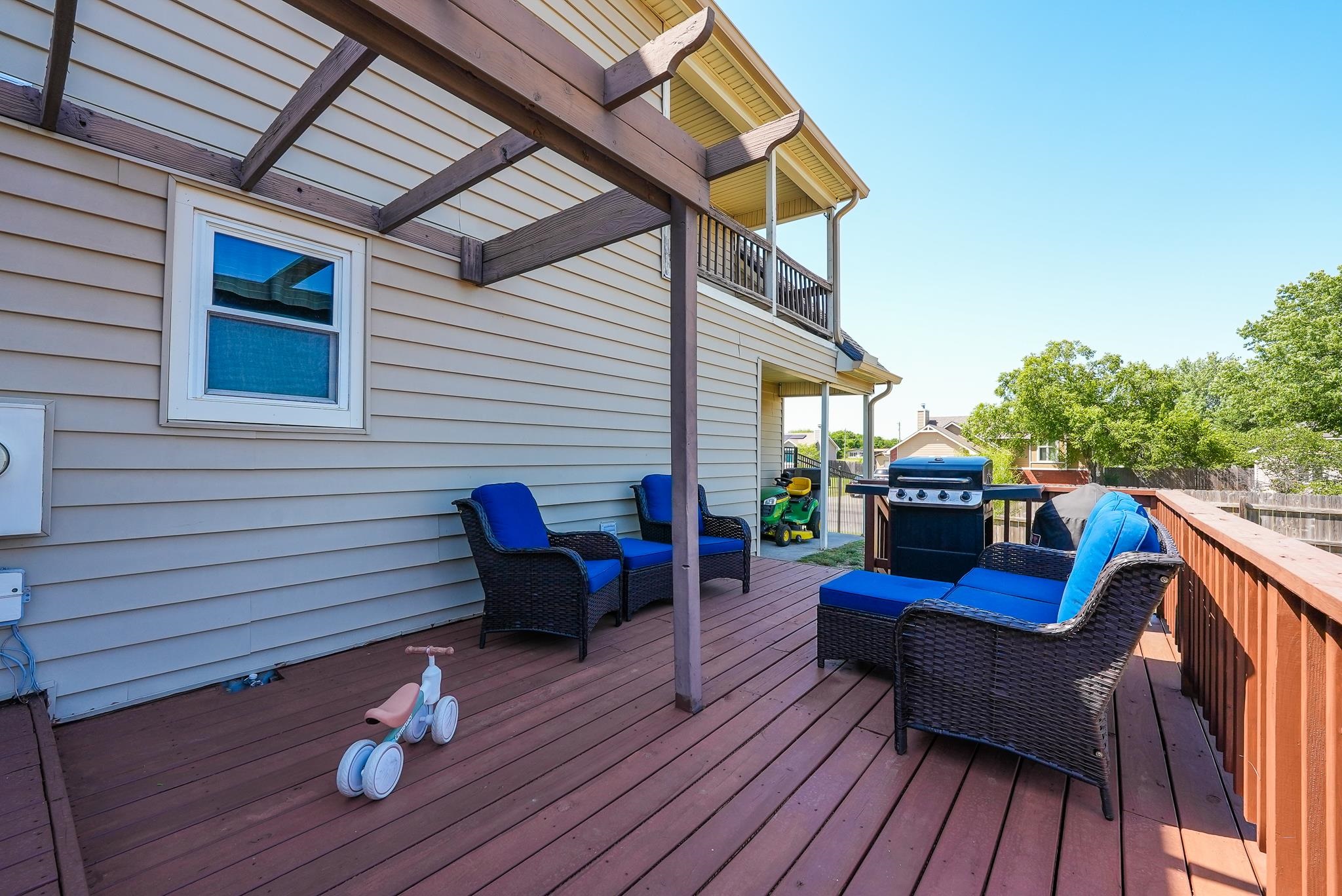 main property photo 28