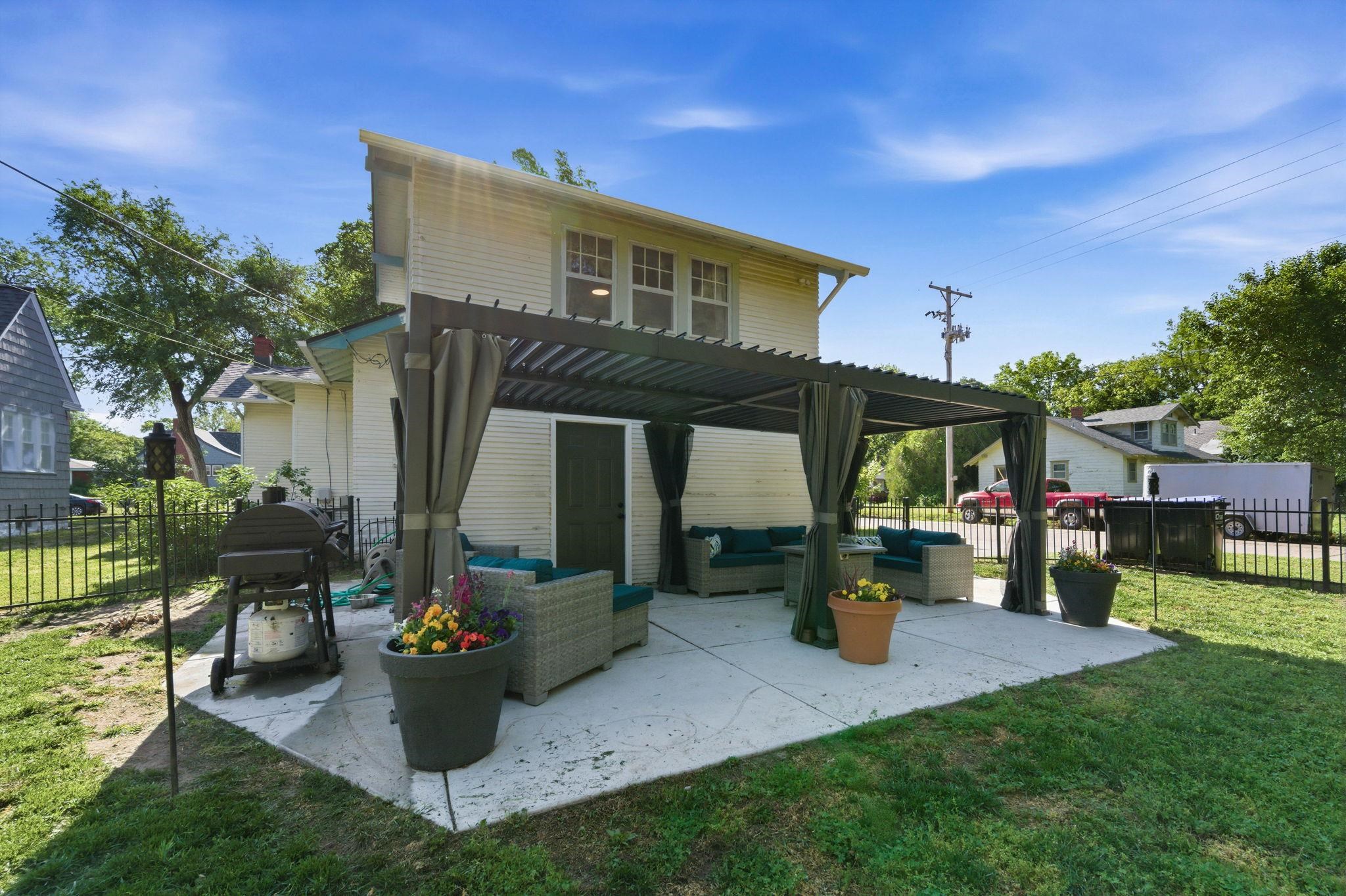 main property photo 20
