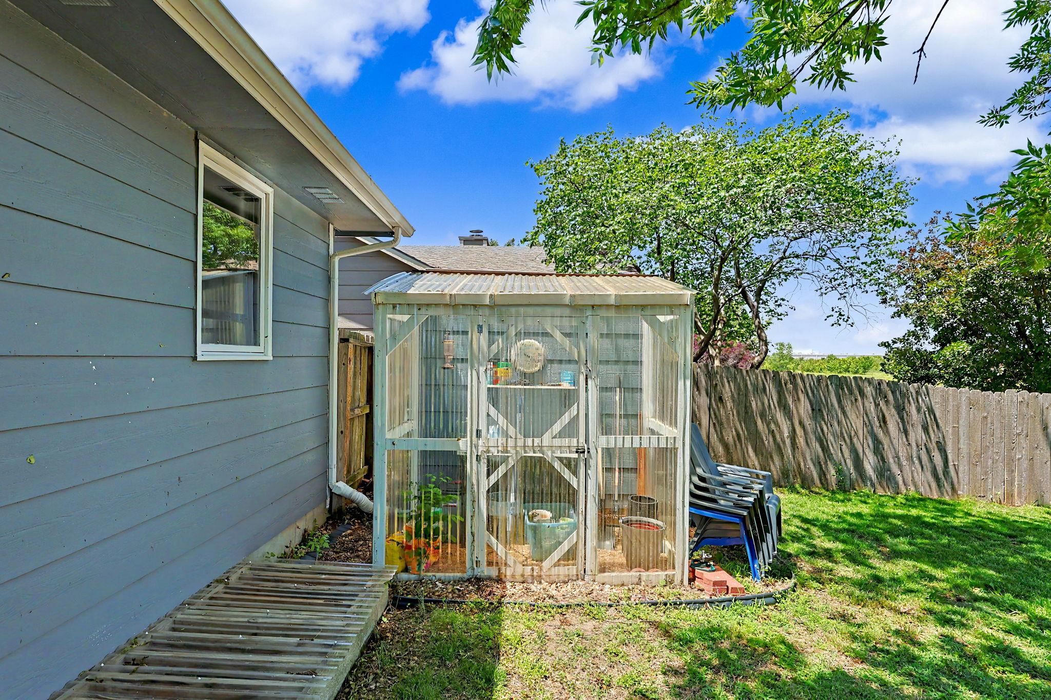 main property photo 30