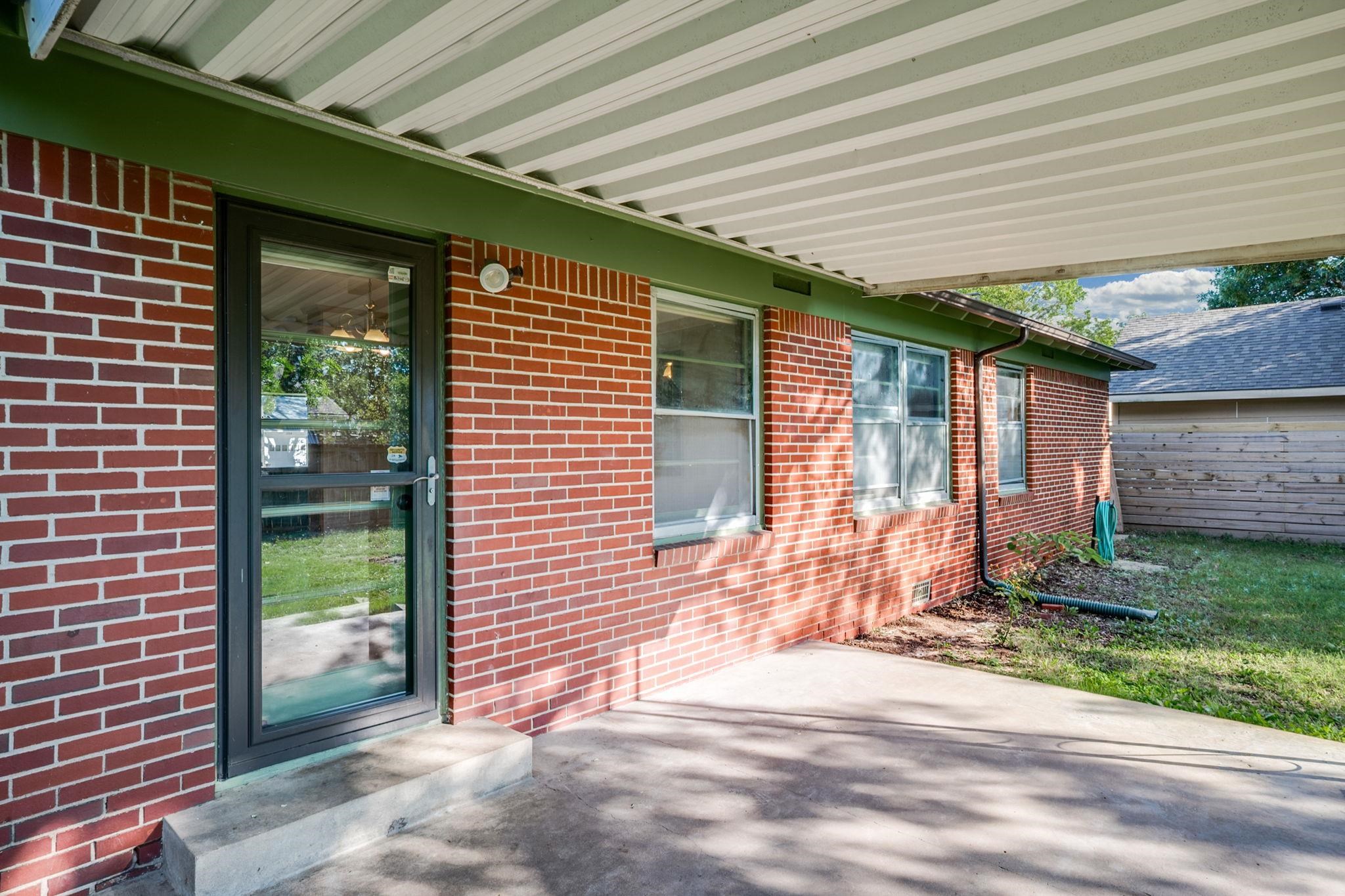 main property photo 32