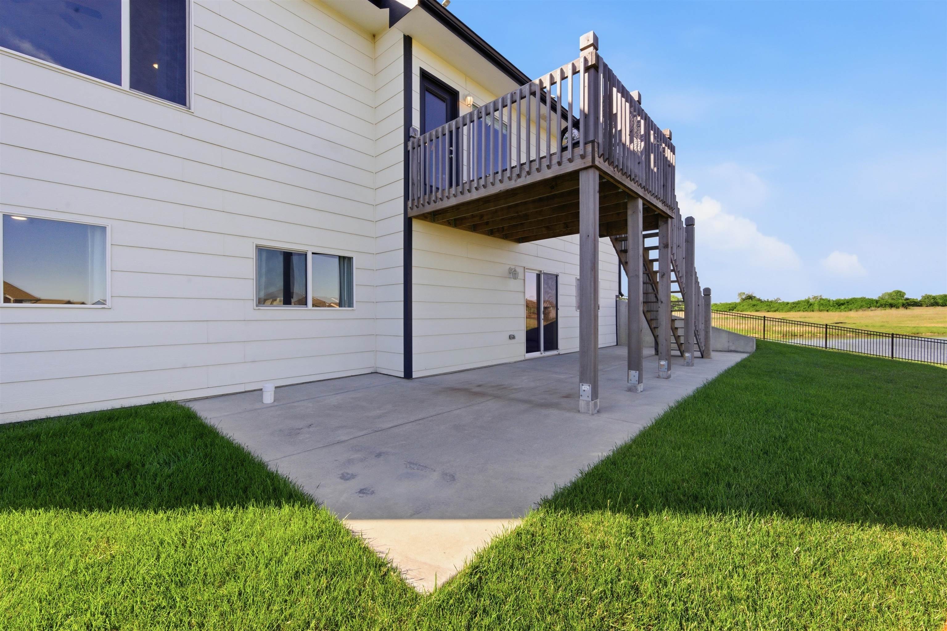 main property photo 31
