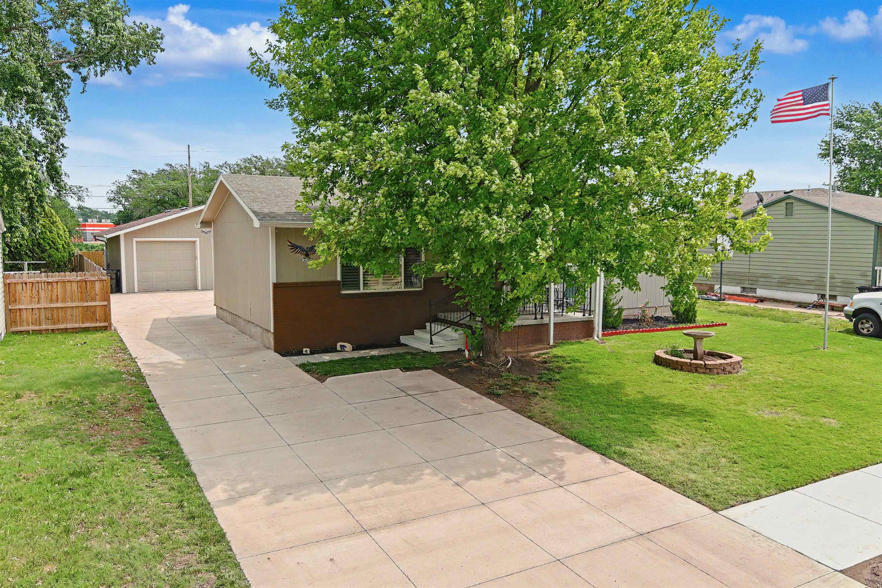 main property photo 22