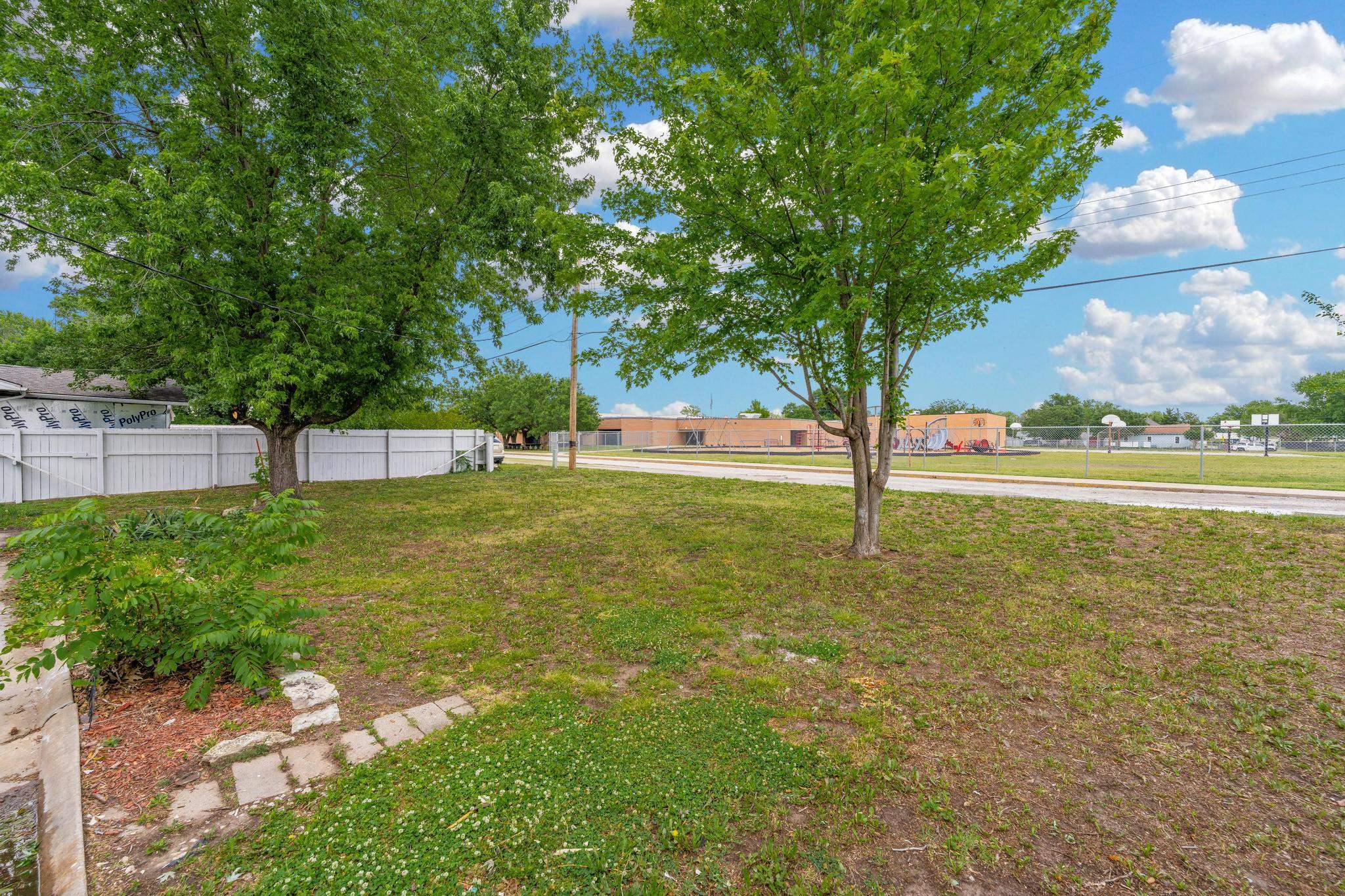 main property photo 26